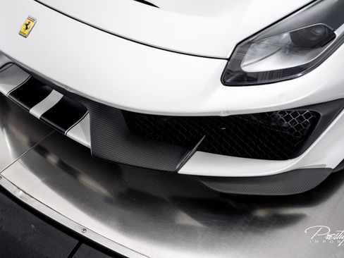 Used 2017 Ferrari 488 Spider image 9