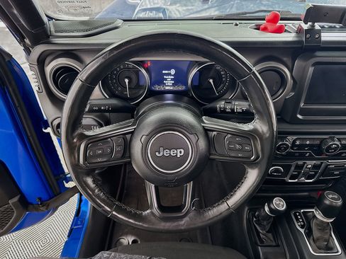 Used 2023 Jeep Wrangler Unlimited w/ Cold Weather Group AWD/4WD image 15