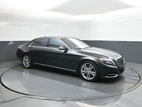 Used 2015 Mercedes-Benz S 550 Sedan w/ Premium 1 Package image 17