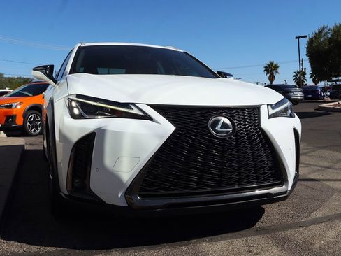 Used 2019 Lexus UX 200 F Sport w/ F Sport Premium Package image 18