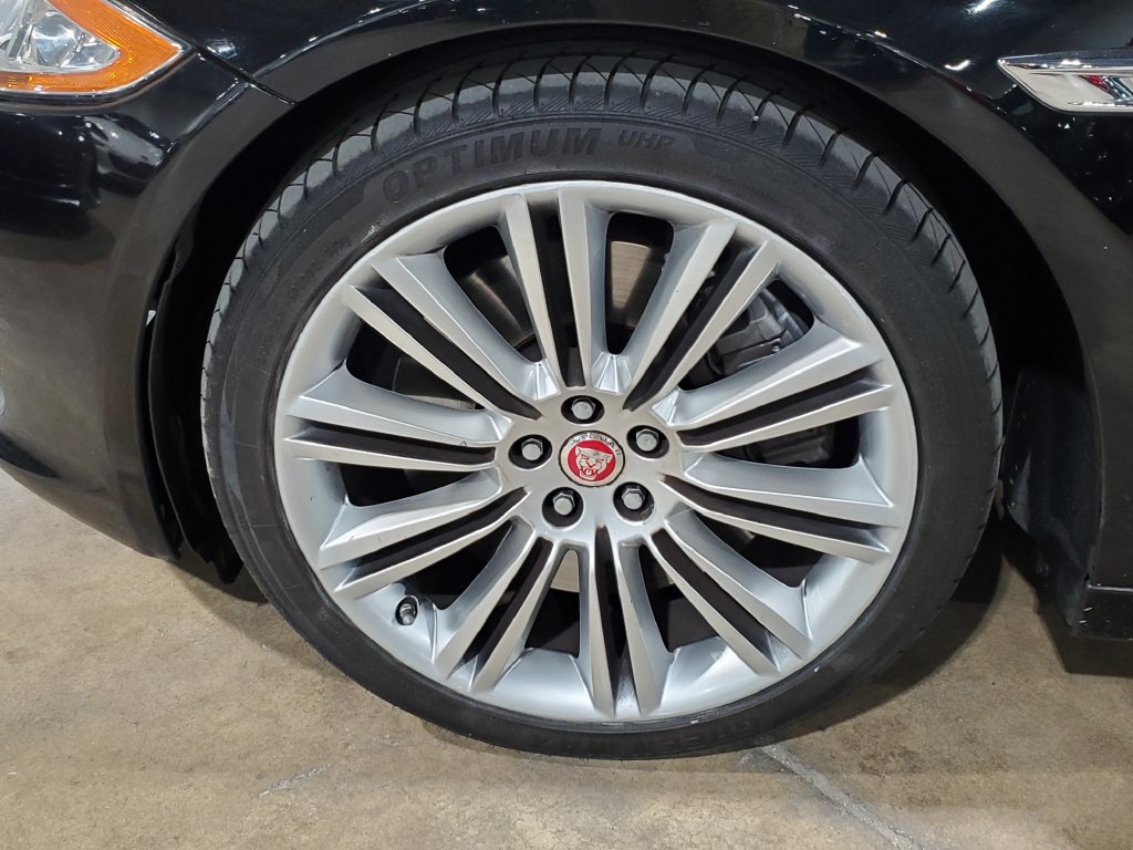 Used 2014 Jaguar XJ L Supercharged RWD image 44