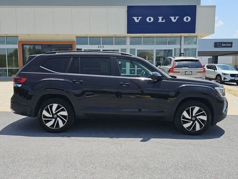 Used 2025 Volkswagen Atlas SE AWD/4WD image 6