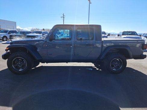 Used 2022 Jeep Gladiator Rubicon w/ Cold Weather Group image 10