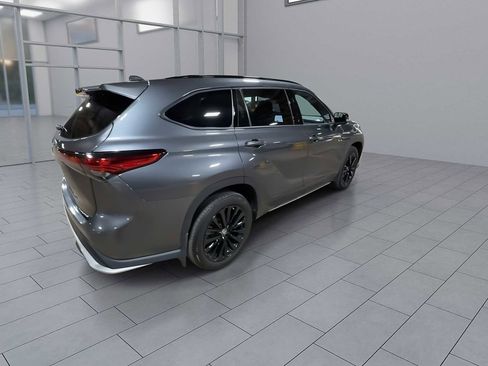 Used 2023 Toyota Highlander XSE image 8