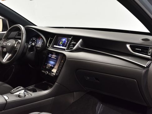 Certified 2025 INFINITI QX55 Essential w/ Accent Package image 32