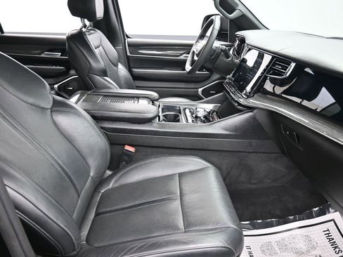 Used 2022 Jeep Wagoneer Series III w/ Flexible Seating Group image 23