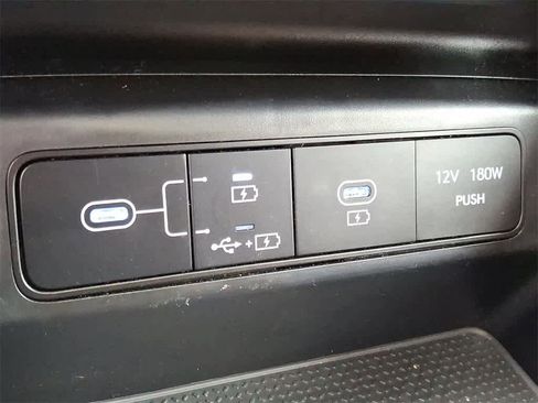 Certified 2025 Hyundai Tucson SE image 26