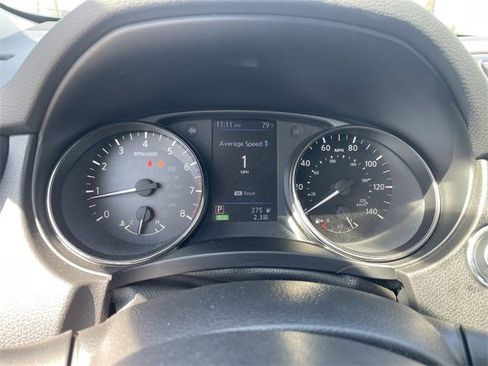 Used 2020 Nissan Rogue SV image 11