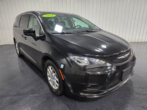 Used 2021 Chrysler Voyager LX w/ Cold Weather Group FWD image 2