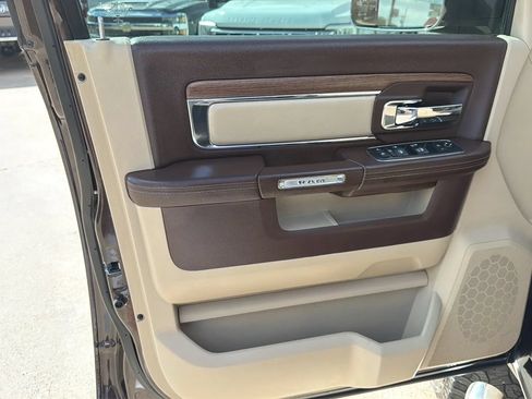 Used 2017 RAM 3500 Laramie w/ Convenience Group AWD/4WD image 8