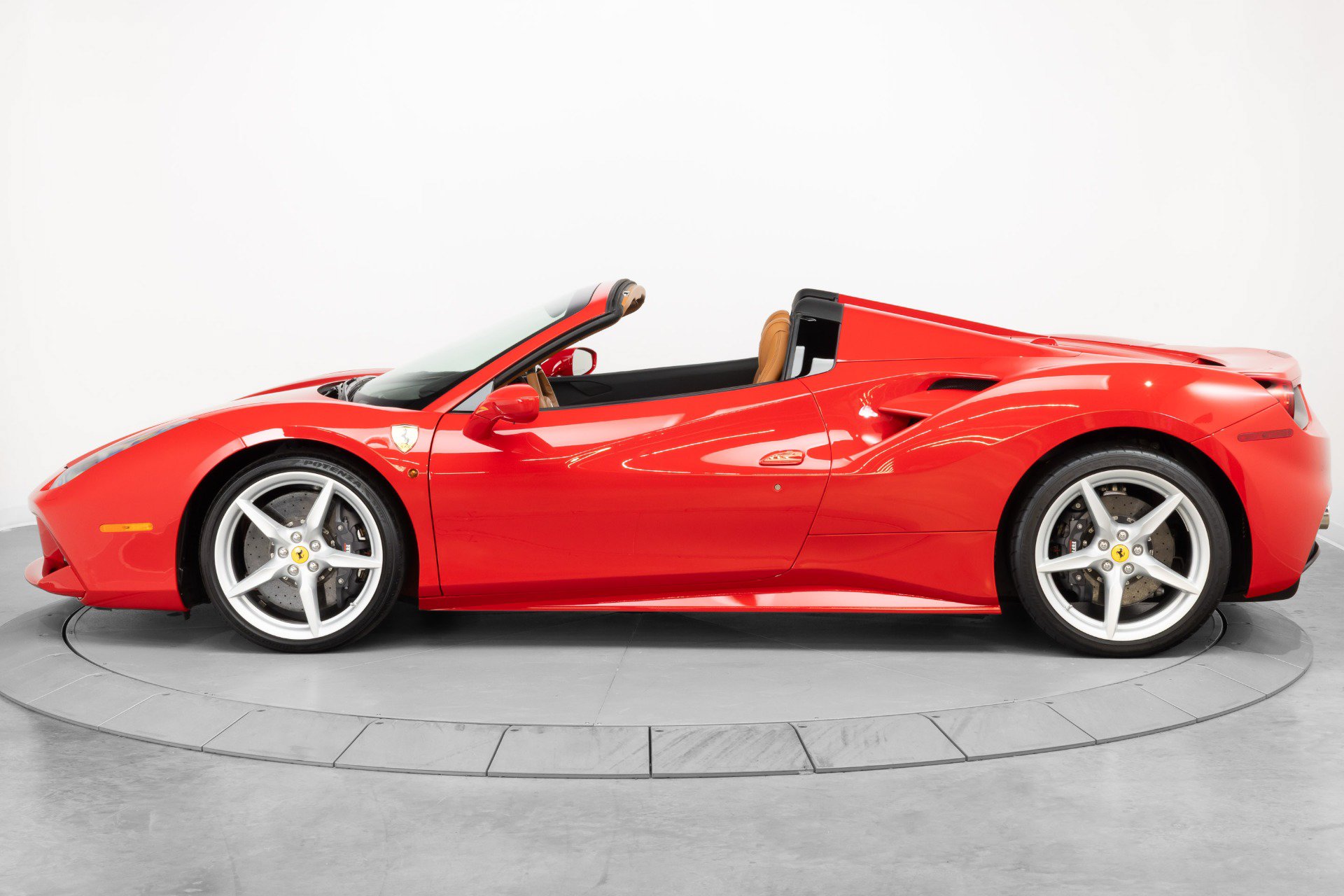 Certified 2019 Ferrari 488 Spider RWD image 5