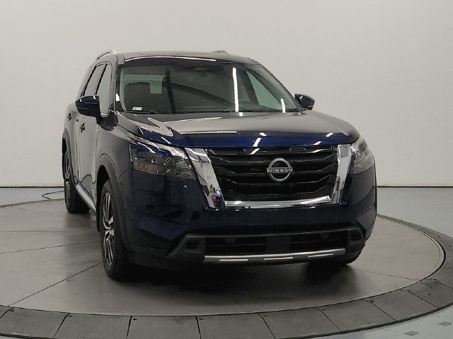 Used 2025 Nissan Pathfinder Platinum w/ Cargo Package AWD/4WD image 3