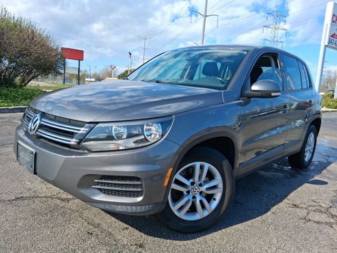 Used 2013 Volkswagen Tiguan S image 1