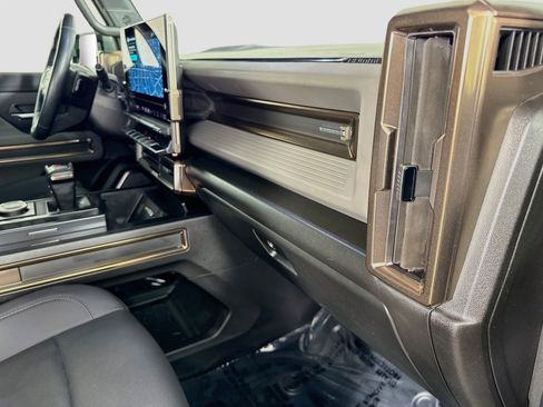 Used 2024 GMC Hummer EV 3X AWD/4WD image 32