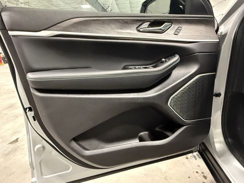 New 2026 Jeep Grand Cherokee Limited image 24