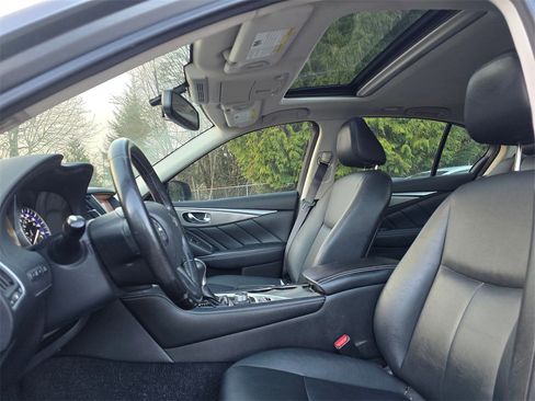 Used 2015 INFINITI Q50 Premium w/ Navigation Package image 2