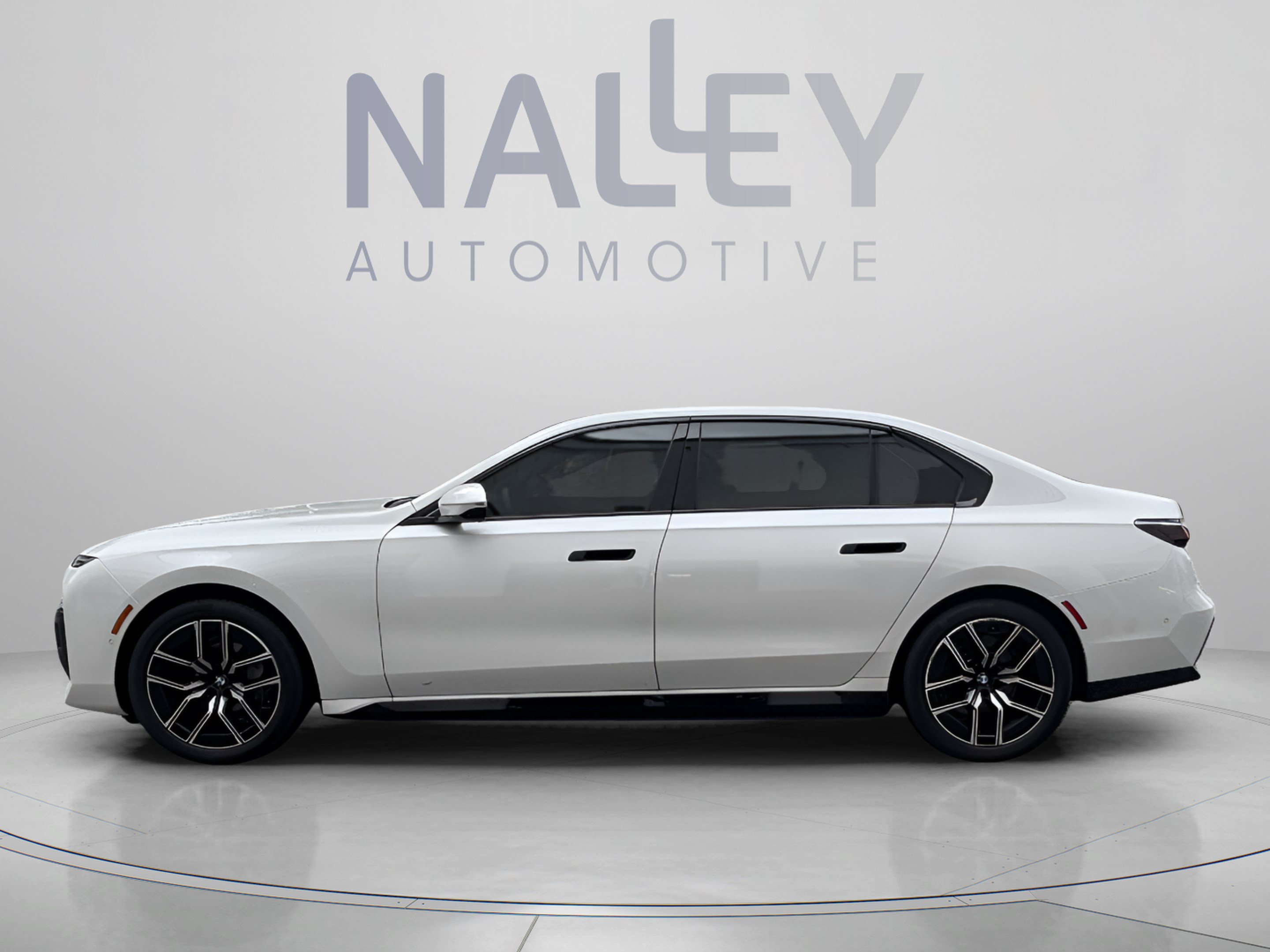 Certified 2024 BMW i7 eDrive50 w/ M Sport Package RWD image 2