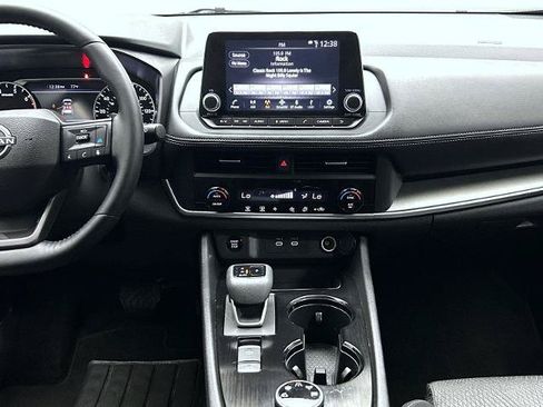 Certified 2025 Nissan Rogue SV AWD/4WD image 13