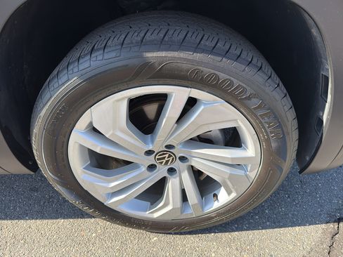 Used 2023 Volkswagen Atlas SE image 34