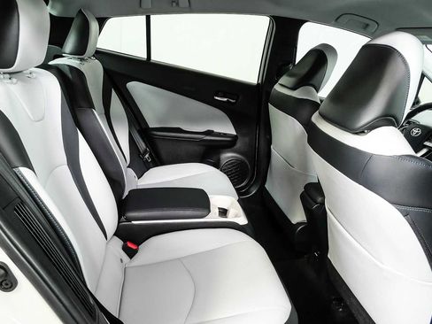 Used 2017 Toyota Prius Prime Advanced FWD image 18