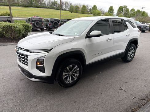 Used 2026 Chevrolet Equinox LT w/ Convenience Package II AWD/4WD image 8