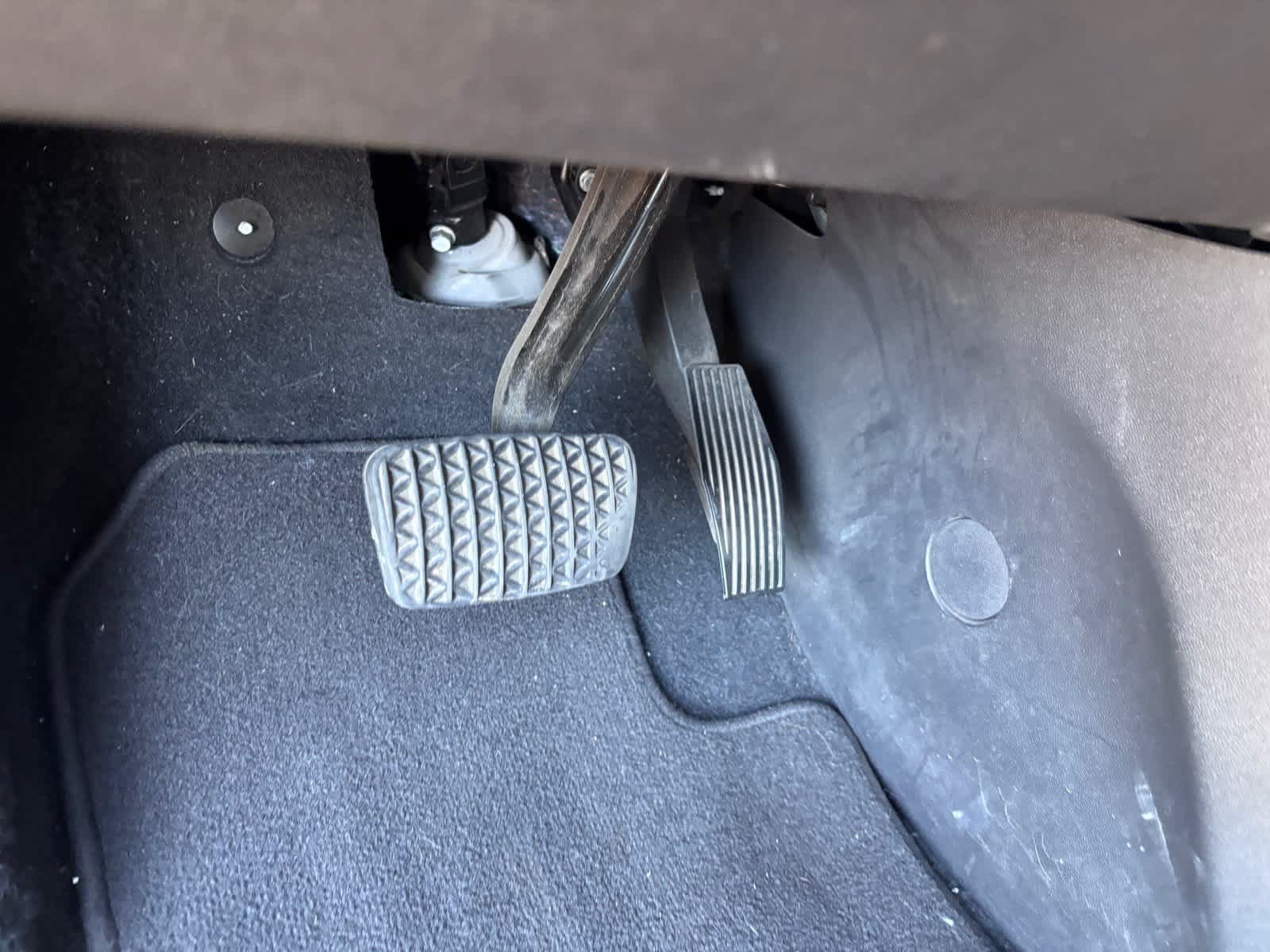 Used 2020 Chevrolet Equinox LS FWD image 13