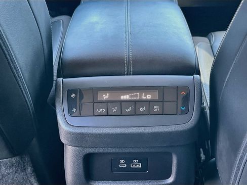 Used 2024 Nissan Pathfinder SL FWD image 25
