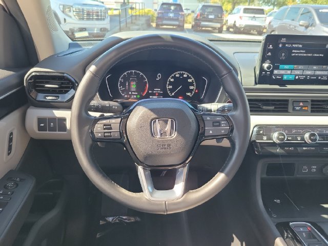 Used 2025 Honda Pilot EX-L image 28