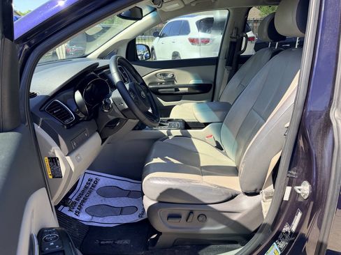 Used 2018 Kia Sedona EX FWD image 10