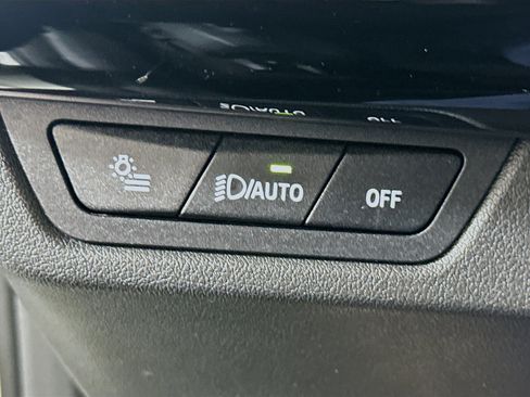 Used 2025 BMW X2 xDrive28i image 17