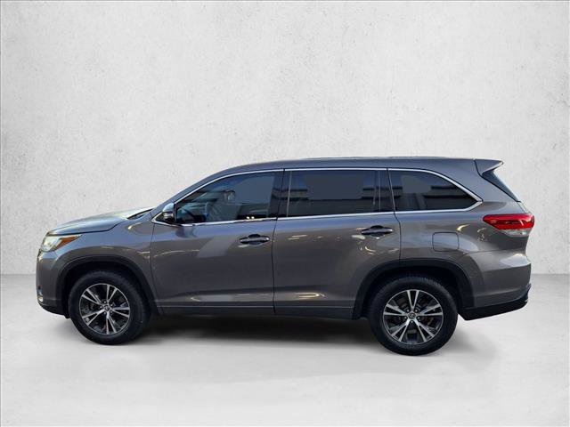Used 2018 Toyota Highlander LE FWD image 9