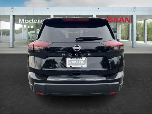 New 2026 Nissan Rogue SV image 4