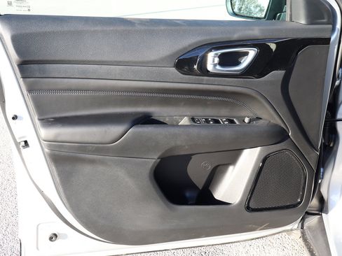 New 2026 Jeep Compass Latitude AWD/4WD image 9