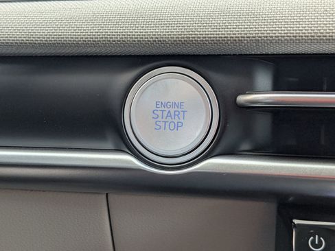 New 2025 Hyundai Tucson Limited image 13