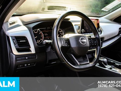 Used 2025 Nissan Rogue SV FWD image 20