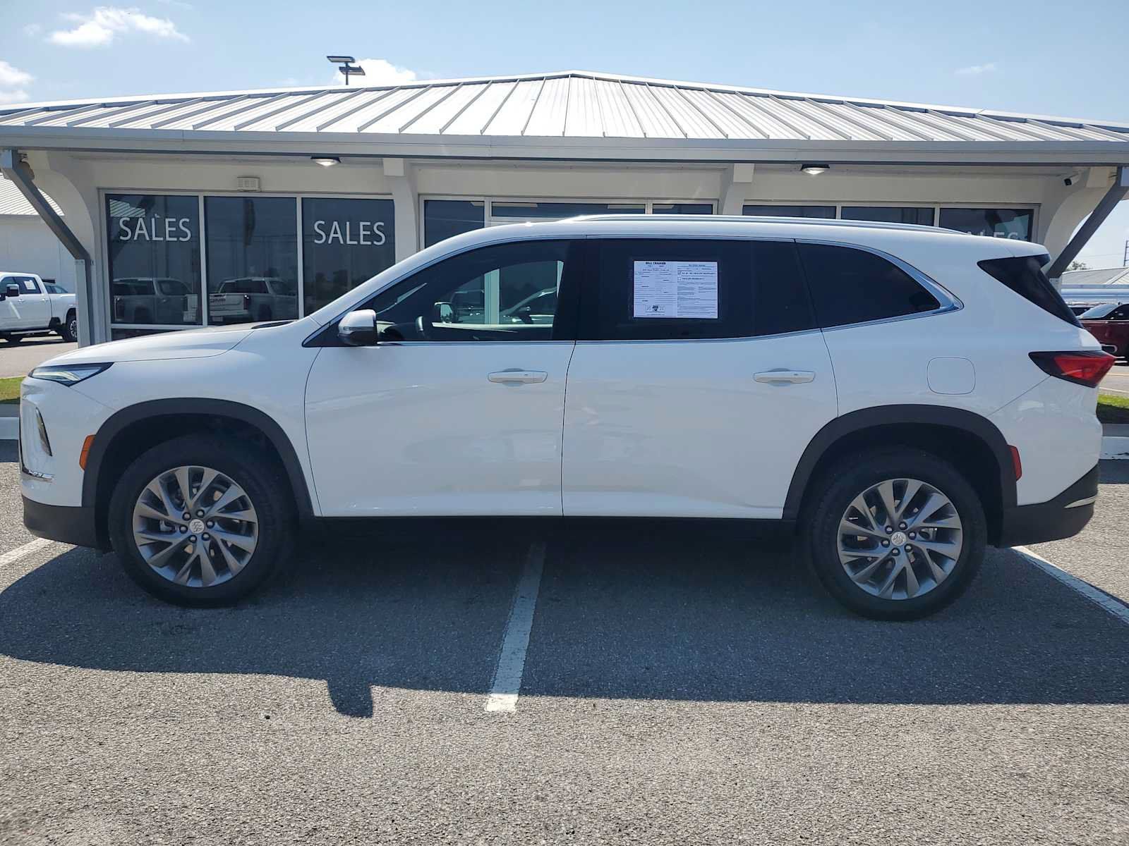 Used 2026 Buick Enclave Preferred FWD image 2