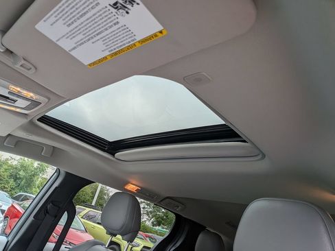 Used 2026 Toyota Sienna XLE FWD image 11