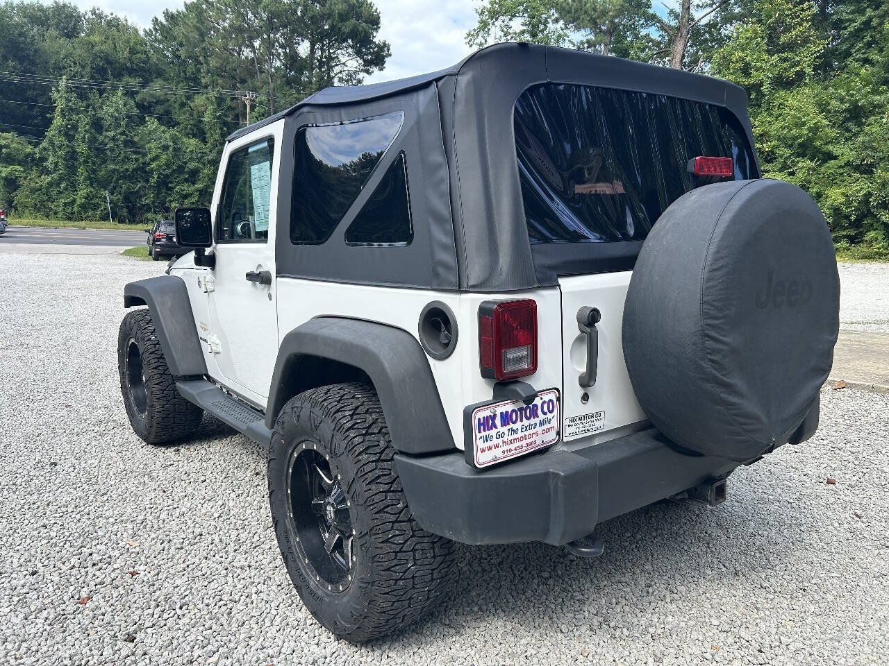 Used 2013 Jeep Wrangler Sahara w/ Connectivity Group AWD/4WD image 3