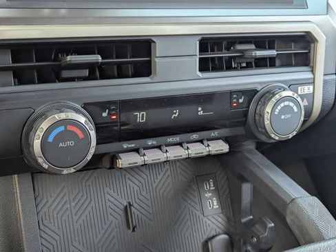 Used 2024 Toyota Tacoma TRD Sport image 29