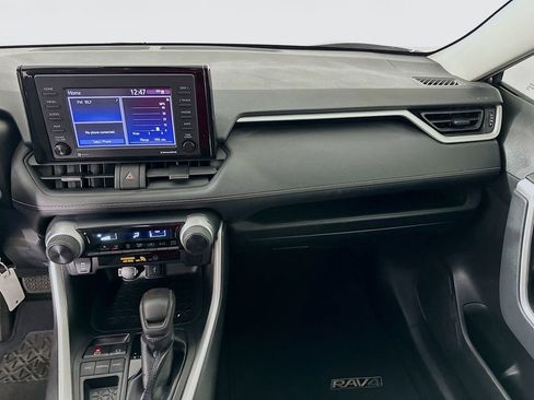 Used 2021 Toyota RAV4 LE image 20