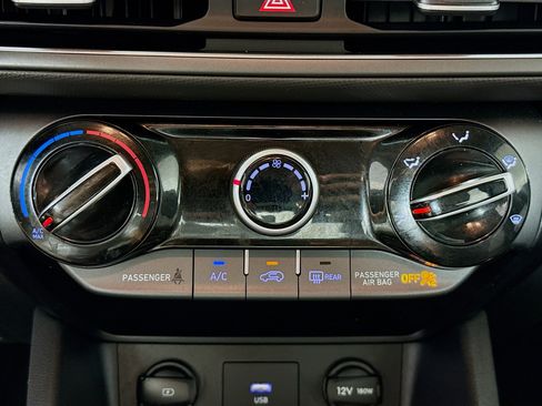 Used 2023 Hyundai Kona SE image 17