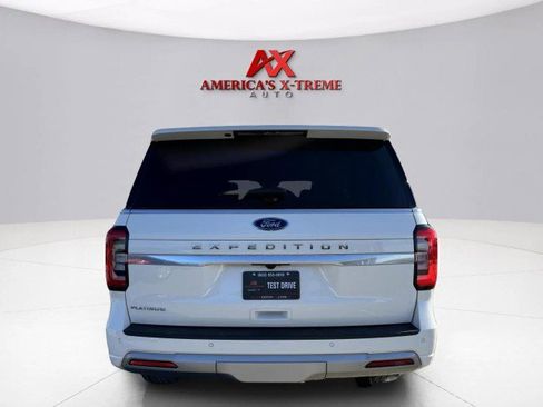 Used 2024 Ford Expedition Platinum image 4