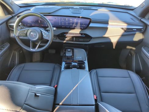 Used 2025 Buick Enclave Preferred image 13