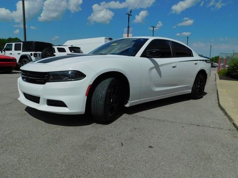 Used 2023 Dodge Charger SXT image 4