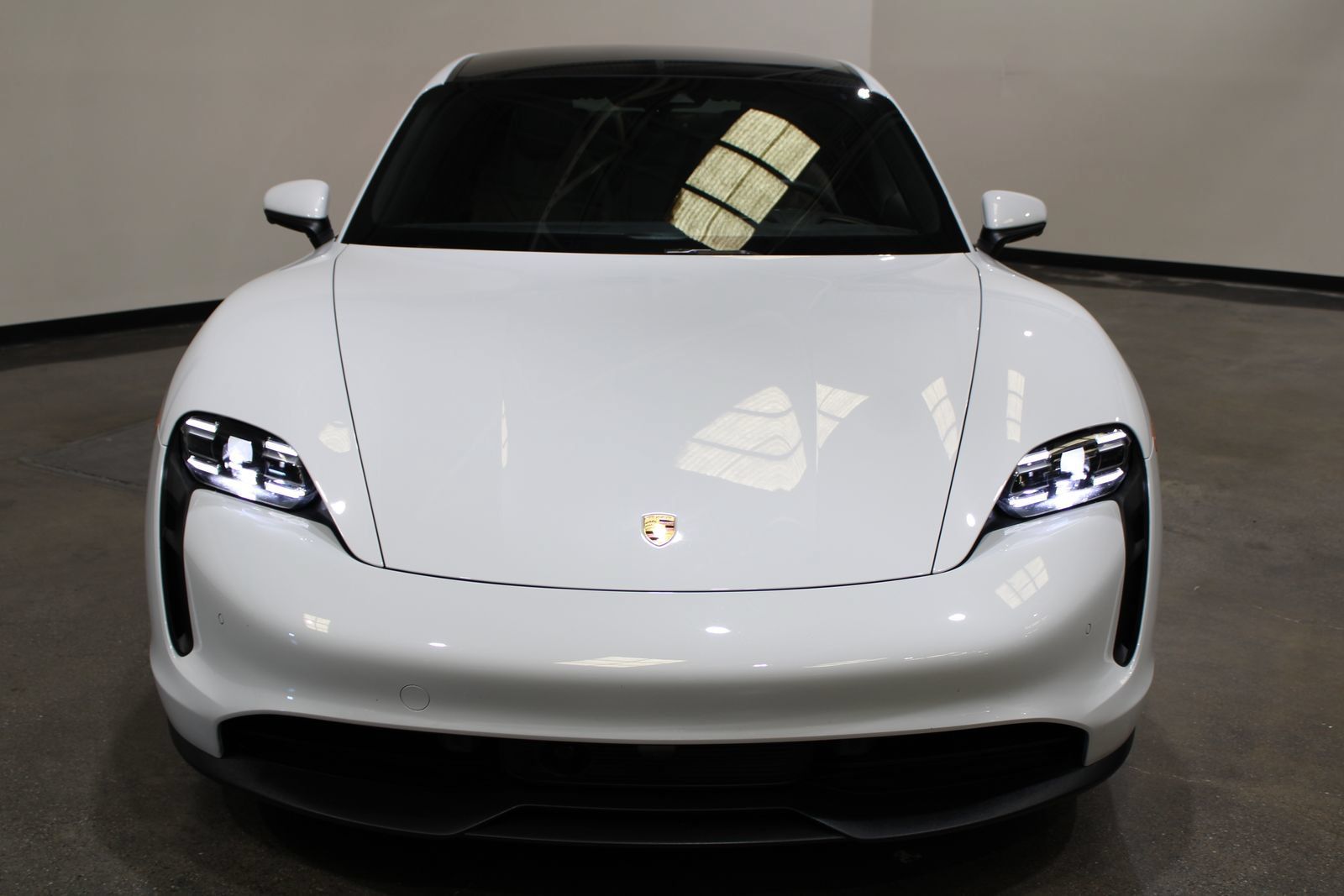 Used 2023 Porsche Taycan RWD image 4