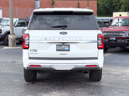 Used 2024 Ford Expedition Platinum AWD/4WD image 4
