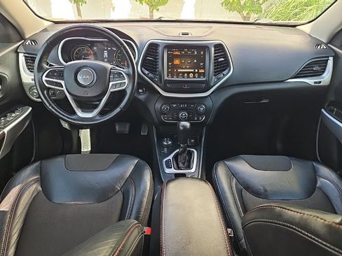 Used 2017 Jeep Cherokee Trailhawk w/ Comfort/Convenience Group AWD/4WD image 38