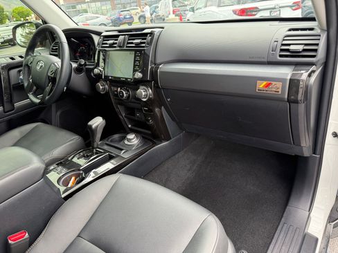 Used 2023 Toyota 4Runner 40th Anniversary SE AWD/4WD image 35