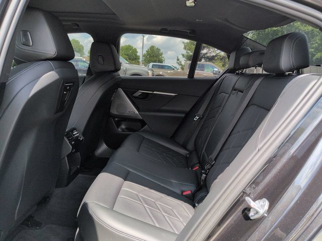 Used 2024 BMW 530i RWD image 16
