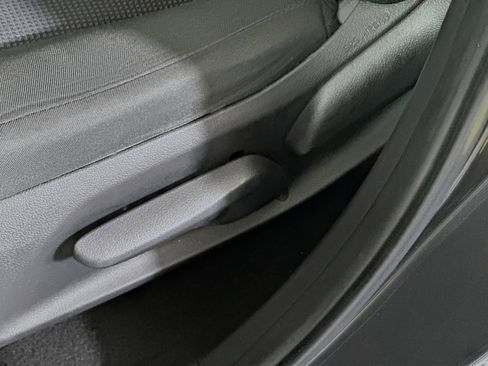 Used 2022 Toyota RAV4 LE image 13